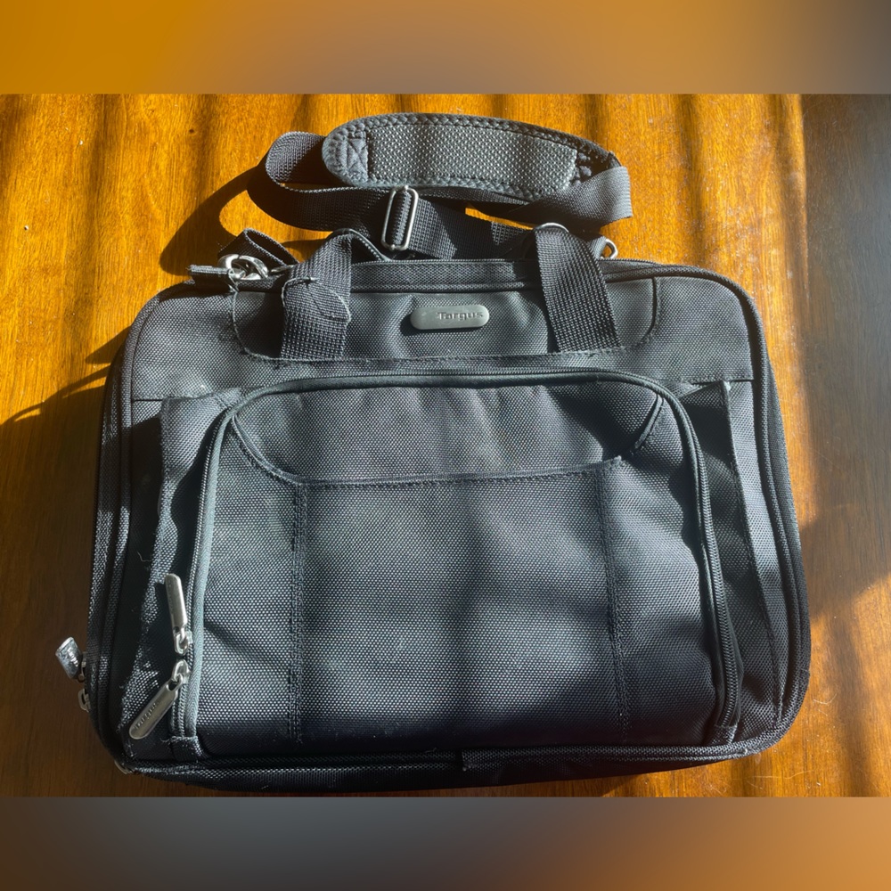Targus Corporate Traveler Laptop Briefcase Laptop Bag 14”